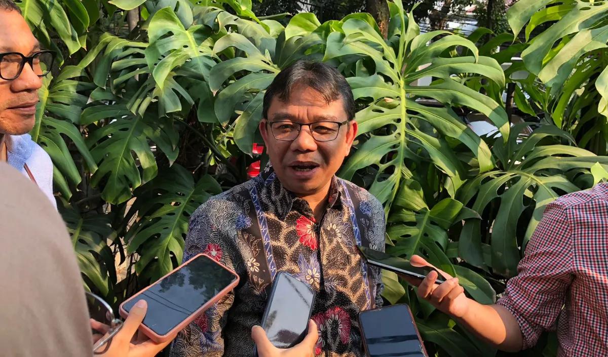 "Jadi yang pindah ke sana, bekerja di sana berdomisili di sana, karyawannya PPh-nya ditanggung pemerintah,"&nbsp;