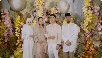 6 Potret Gamis dan Kebaya Mulan Jameela di 7 Bulanan Alyssa Daguise, Menawan