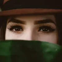 Bulu mata rontok? Jangan putus asa, begini cara menumbuhkan bulu mata dengan cepat dan efektif.