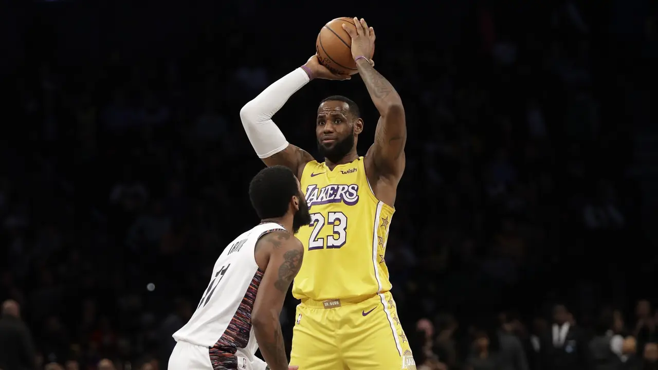 Hasil NBA:  LeBron Triple Double, Lakers Bungkam Nets