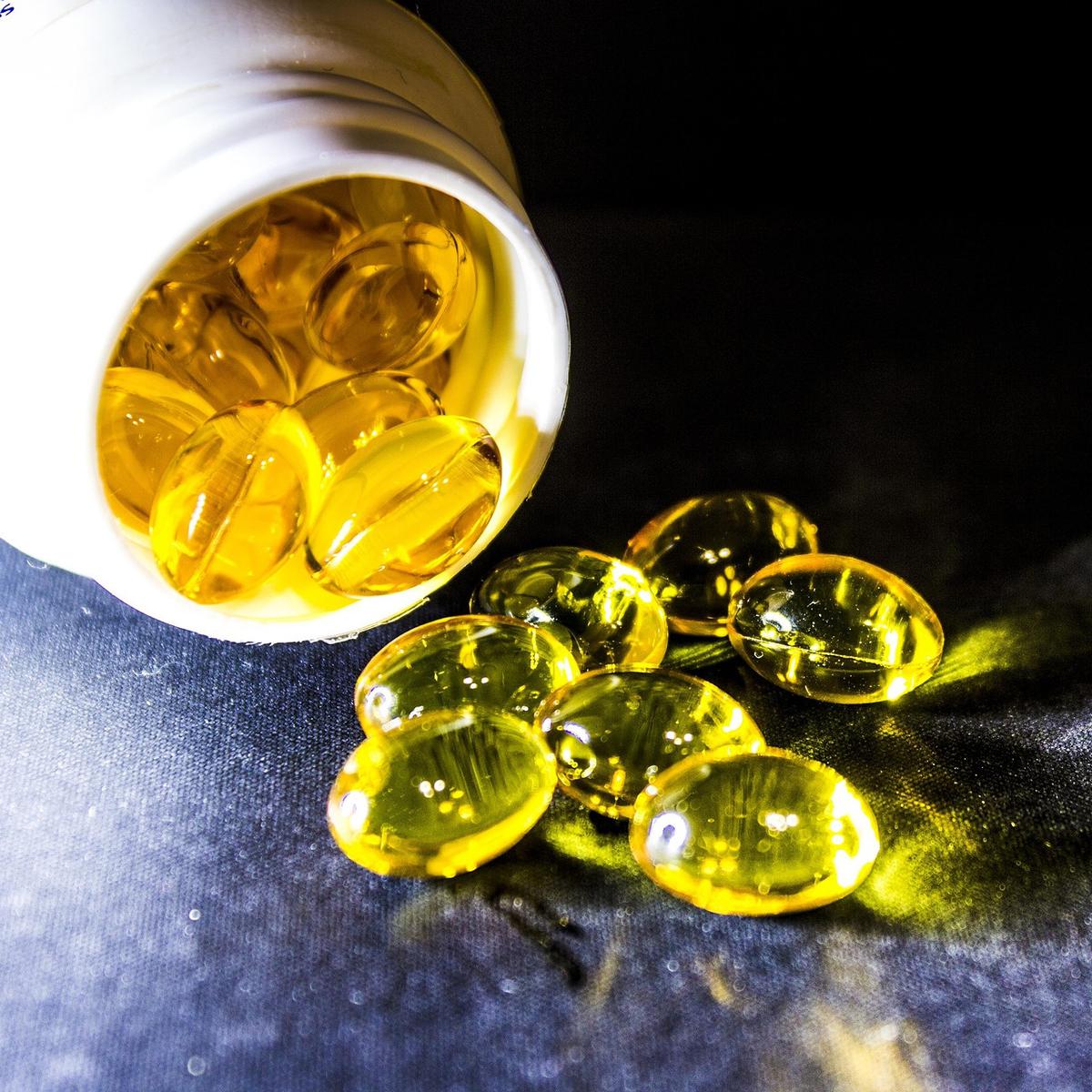 ilustrasi suplemen vitamin ikan omega 3