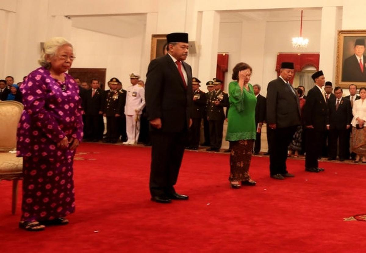 Jokowi anugerahkan gelar pahlawan nasional kepada lima tokoh berjasa