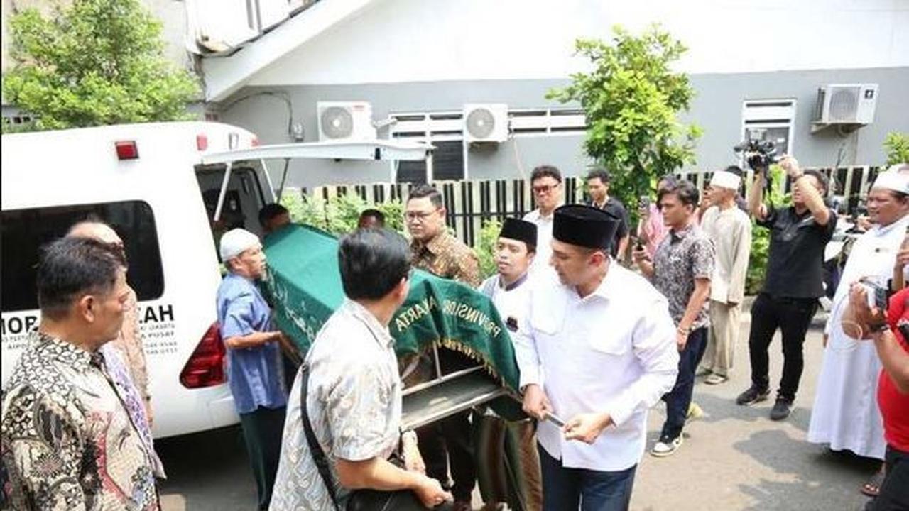 Sang Ayah Meninggal Dunia, Uya Kuya Rasakan Duka&nbsp;Mendalam