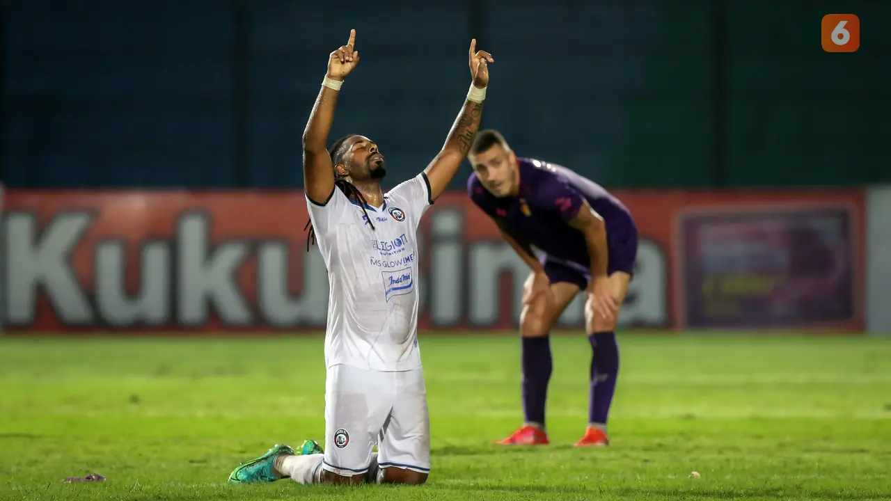 Foto: Hasil BRI Liga 1, Arema FC Sukses Kalahkan Persik Kediri dalam Drama Lima Gol