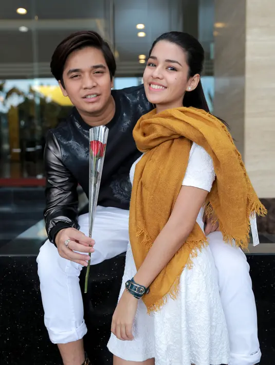 Menurut Susan, Billy merupakan sosok romantis. Penampilannya yang sering bercanda, tiba-tiba berubah menjadi romantis seperti saat dirinya merayakan ultah ke-19 tahun pada 24 Februari lalu. (Adrian Putra/Bintang.com)