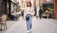 Biar Outfit Makin On Point, Ini Deretan Tas Selempang HP yang Lagi Banyak Diburu