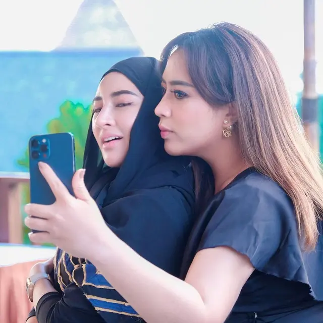 6 Potret Persahabatan Shandy Purnamasari dan Maharani Kemala, Kompak Sejak 2014