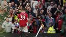 <p>Ketangguhan Pickford akhirnya bisa diruntuhkan MU pada menit 36. Gelandang Scott McTominay memecah kebuntuan setelah meneruskan umpan manis dari Jadon Sancho. (AP Photo/Dave Thompson)</p>