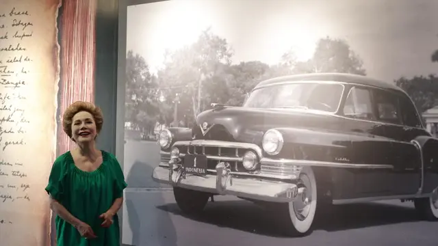 Istri Presiden Sukarno, Ratna Sari Dewi berkunjung ke Pameran Tetap Arsip Statis Presiden Sukarno yang dibangun ANRI di Gedung ANRI, jalan Gajah Mada nomor 111, Jakarta Barat. (Dok ANRI)