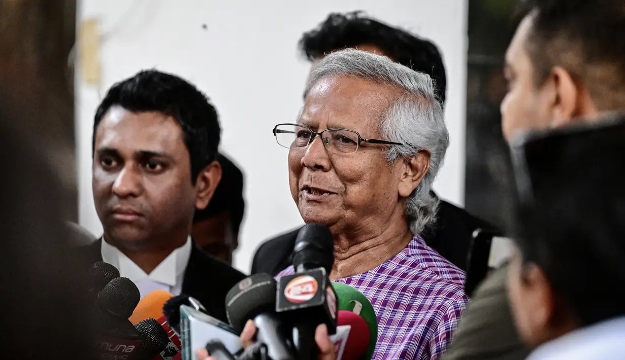 Para pemimpin mahasiswa telah menyatakan dengan jelas bahwa mereka tidak akan menerima pemerintahan yang dipimpin militer dan mendesak Yunus untuk memimpin pemerintahan sementara. (MUNIR UZ ZAMAN / AFP)