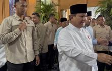 Prabowo Didampingi Didit Sapa Warga di Open House Istana