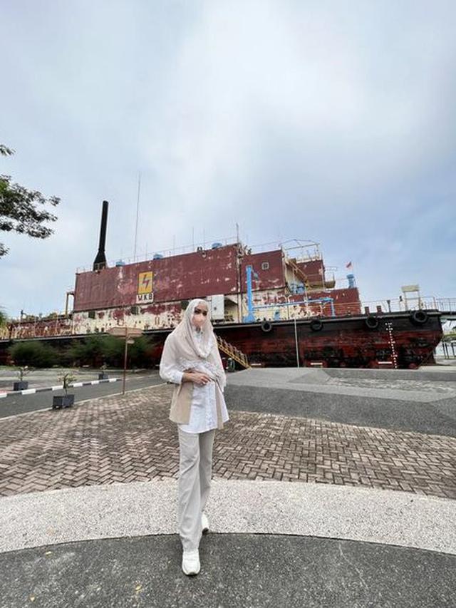 Reisa Broto Asmoro Berhijab