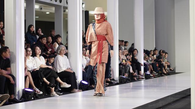 Purana hadirkan fashion dari bahan daur ulang