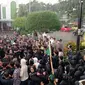 Massa dari Himpunan Mahasiswa Islam atau HMI cabang Bekasi, menggeruduk gedung DPRD Kota Bekasi, di Jalan Chairil Anwar, Bekasi Timur, Kota Bekasi, Jawa Barat, Senin (11/4/2022). (Ist)