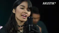 Muda dan berbakat. Predikat tersebut tampaknya pantas ditujukan kepada penyanyi belia Aulia Cipta. Lihat saja aksinya di Akustik Plus 