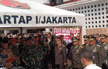 Barisan TNI-Polri Lepas Kepergian Jenazah Hamzah Haz Diberangkatkan ke Pemakaman di Bogor