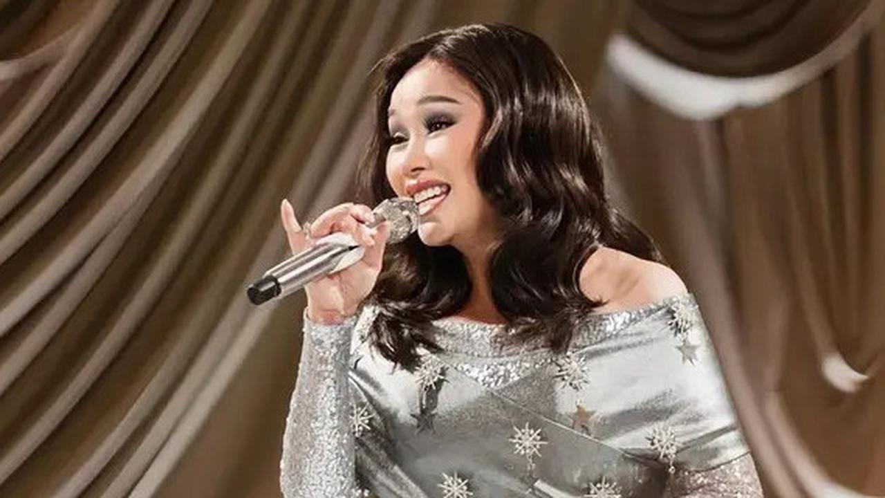 Rahasia Make Up Titi DJ yang Bikin Tampil Awet Muda di Usia 50-an, Tampil Fresh dan Stunning
