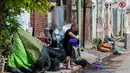 Banjir Argentina melanda pada Jumat (7/3/2025) lalu. Hujan yang turun dalam hitungan jam di dan sekitar Bahia Blanca, kota pelabuhan utama yang terletak di selatan Provinsi Buenos Aires, Argentina, membuat seluruh lingkungan terendam oleh air yang naik dengan cepat. (PABLO PRESTI/AFP)