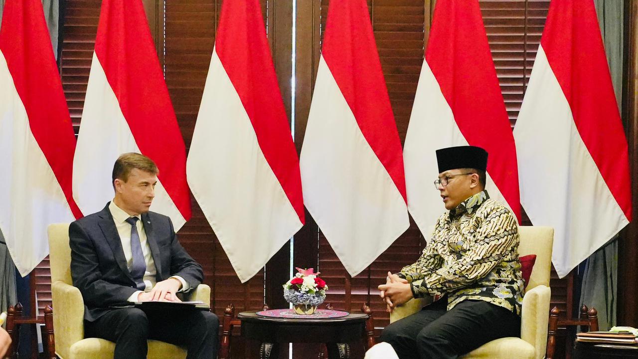 Pertemuan bilateral antara Duta Besar Rusia untuk Indonesia Sergei Tolchenov (kiri) dan Menlu RI Sugiono di Kantor Kemlu RI, Kamis (27/3/2025). (Dok. Kemlu RI)