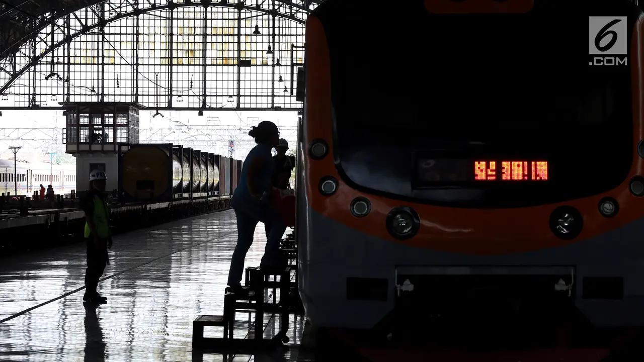 HUT RI ke-72, Naik Commuter Line Gratis