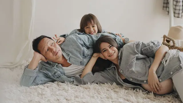 [Fimela] Potret Maternity Sabai Dieter Morscheck