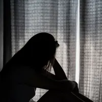 Temukan tips ampuh agar terhindar di ghosting gebetan saat PDKT hanya di sini tempatnya! (Sumber: Freepik/kitzcorner).