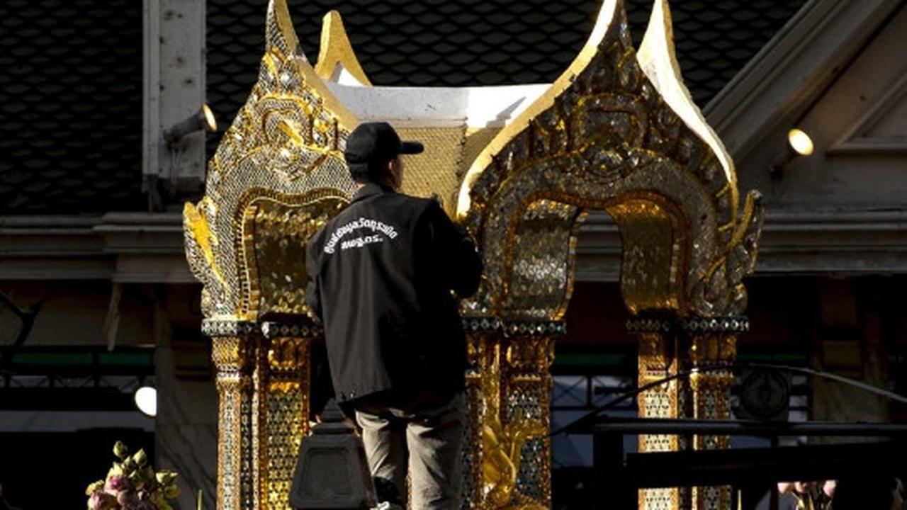 Dahsyatnya teror bom hancurkan Kuil Erawan di Bangkok