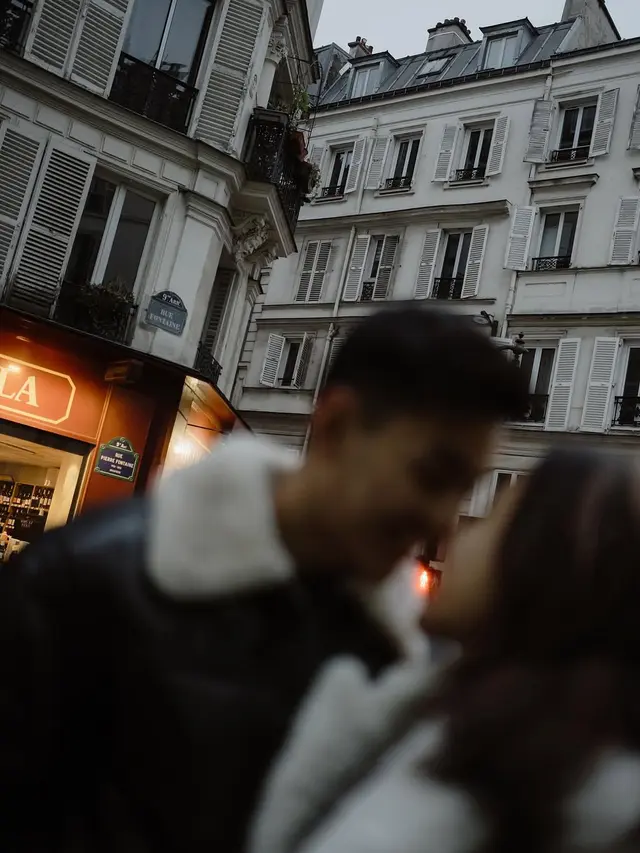 6 Potret Romantis Nikita Mirzani dan Matthew Gilbert di Paris, Bak ABG Dimabuk Cinta