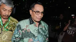 Irman diperiksa sebagai saksi untuk tersangka mantan Direktur Pengelola Informasi Administrasi Kependudukan Ditjen Dukcapil Kemendagri Sugiharto, Jakarta, Kamis (10/11). (Liputan6.com/Helmi Afandi)