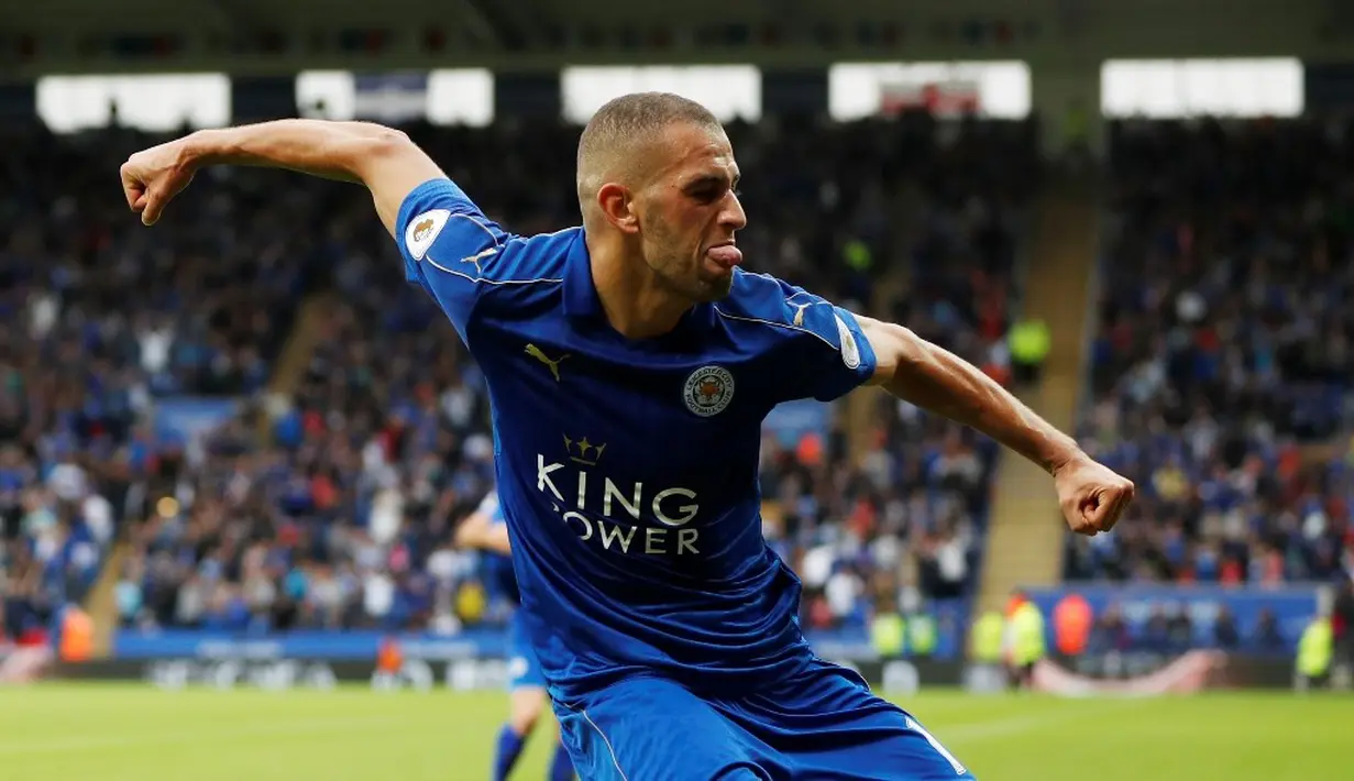  Islam Slimani memborong 2 gol saat Leicester City menang telak 3-0 atas Burnley dalam laga Premier League di Stadion King Power, Leicester, Sabtu (17/9/2016) malam WIB. (Action Images via Reuters/John Sibley)