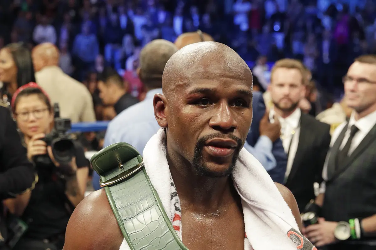 Floyd Mayweather, Conor McGregor, Tinju Dunia