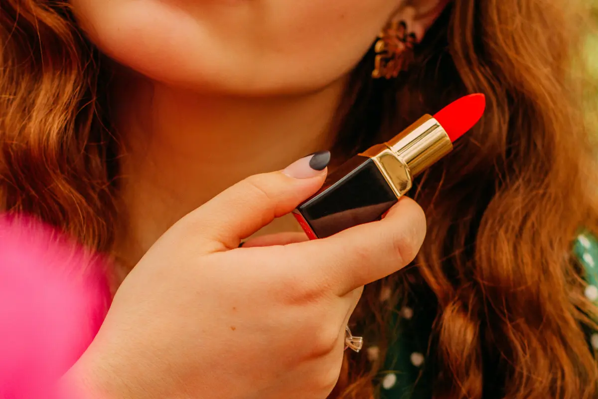 ilustrasi lipstik satin/unsplash