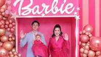 Felicya Angelista dan Caesar Hito jadi pasangan yang tak luput dari tren Barbie [@felicyangelista_]