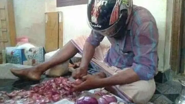 momen kocak pria memasak (foto: brilio)
