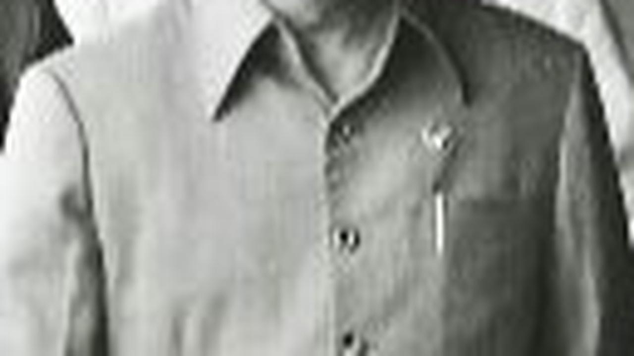 Naik Helikopter Tempur TNI, Momen Lawas Presiden Soeharto Datangi Para Pengungsi Vietnam 1979