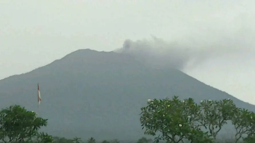 Gunung Agung Erupsi pada 21 November 2017. (Magma Indonesia)