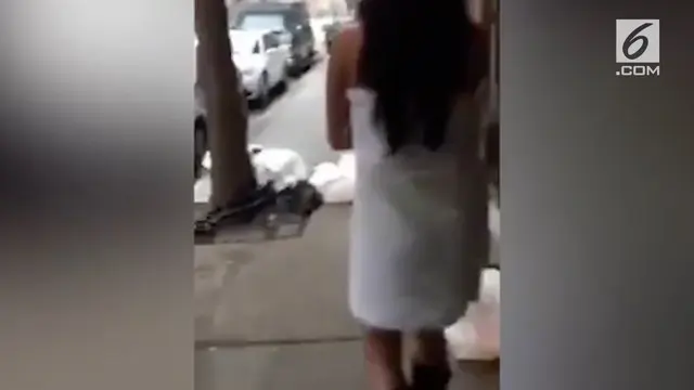 VIDEO: Pria Paksa Pacarnya Telanjang di Jalanan