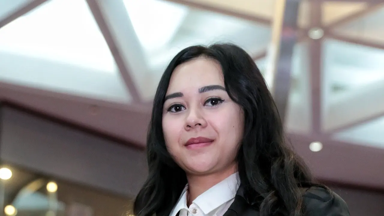 [Bintang] Aura Kasih