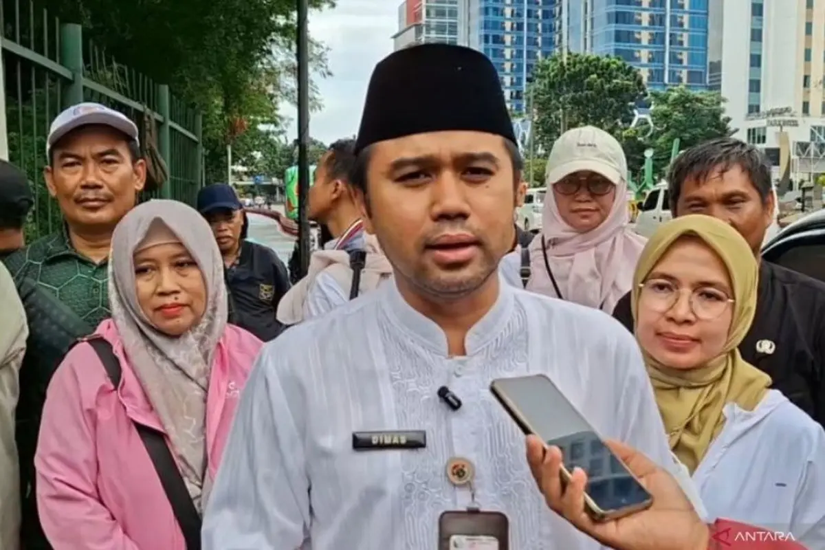 Camat Makasar Dimas Prayudi di Taman Kota, Cawang, Jakarta Timur, Jumat (27/2/2026).