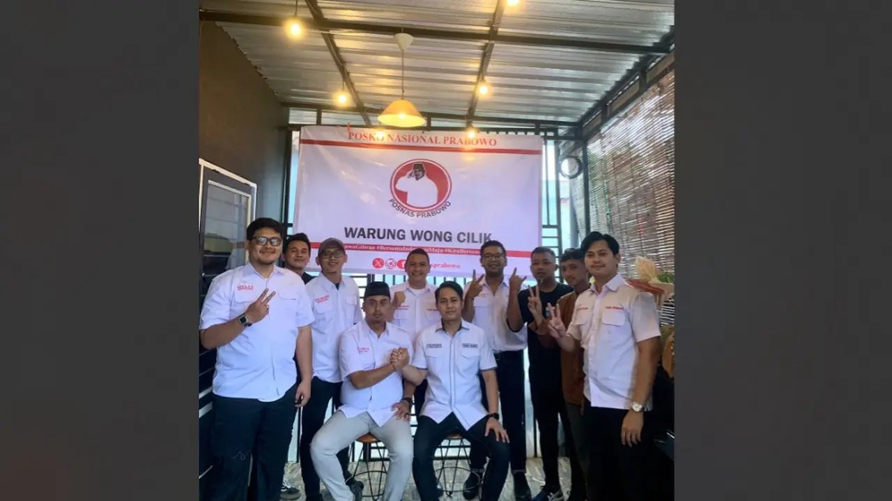 Ketua Umum Relawan Posko Nasional Prabowo (Posnas Prabowo) Aldhi Setyawan meresmikan Warung Wong Cilik yang merupakan program kampanye dari Pengurus Daerah Posnas Prabowo Jawa Tengah (Jateng).