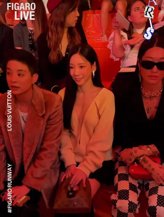 <p>Amber dan Taeyeon (Foto: Instagram/ madamefigarohk)</p>