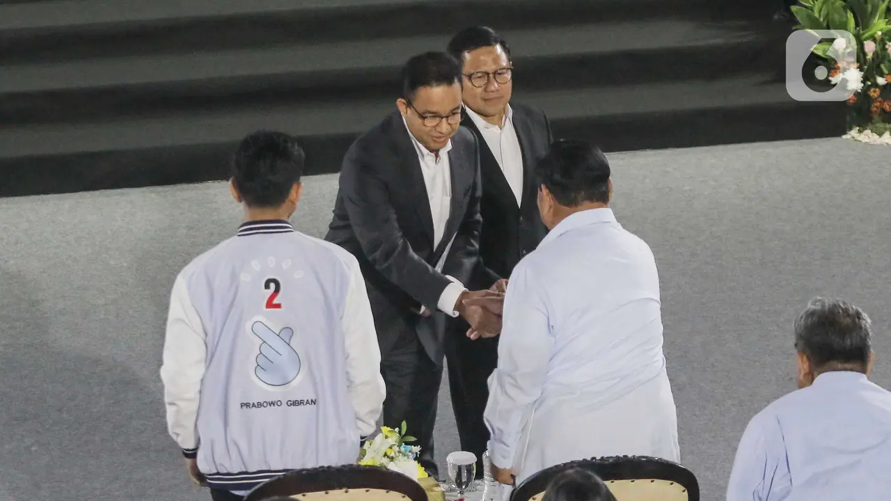 Keakraban Capres-Cawapres saat Gelaran Paku Integritas