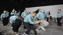 Para pemain Home Sweet Loan The Musical menjalani latihan di Jakarta, Senin (14/9/2026). Latihan dilakukan sebagai persiapan menjelang pementasan yang dijadwalkan berlangsung pada 30 September hingga 18 Oktober 2026. (KLY/Budy Santoso)