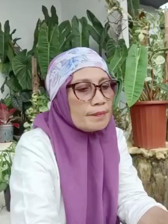 Nursyah ibunda Indah Permatasari.