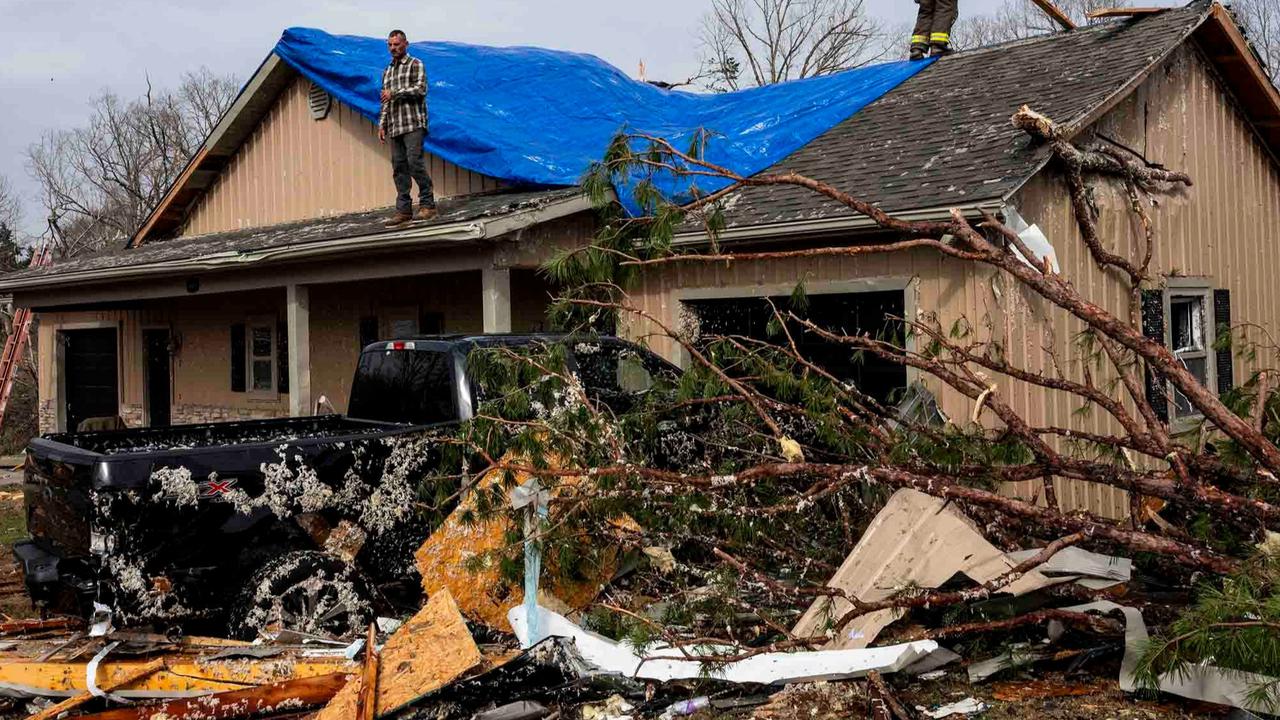 FOTO: Tornado Dahsyat Melululantahkan Pemukiman Warga di Missouri