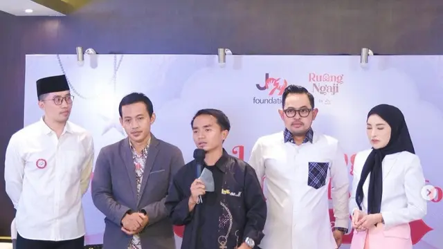 Juragan 99 dan Shandy Purnamasari bersama Taqy Malik