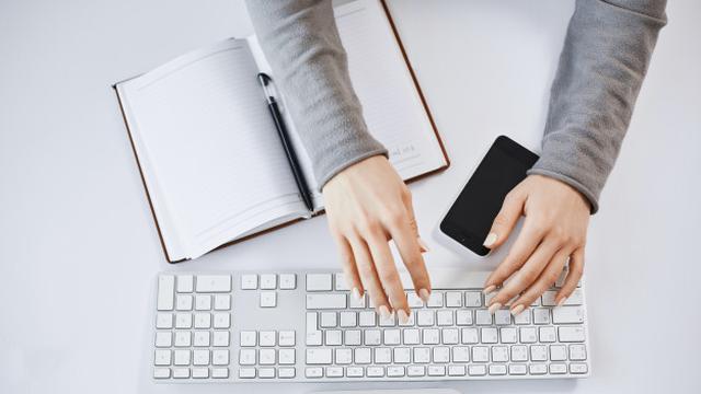 Ilustrasi Membuat CV