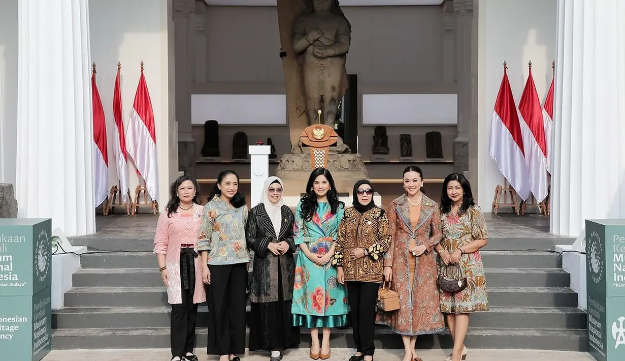 Deretan artis dan public figure pun menghadiri seremoni pembukaan kembali Museum Nasional Indonesia telah dilakukan pada Kamis (10/10/2024). [@ralineshah/@raffinagita1717/@annisayudhoyono].