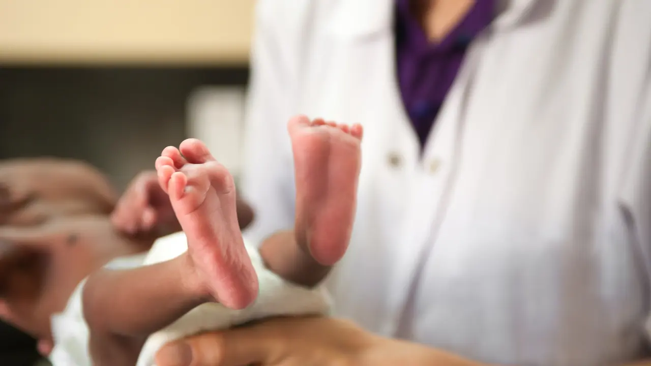 Ilustrasi bayi terkena penyakit langka (iStockphoto)
