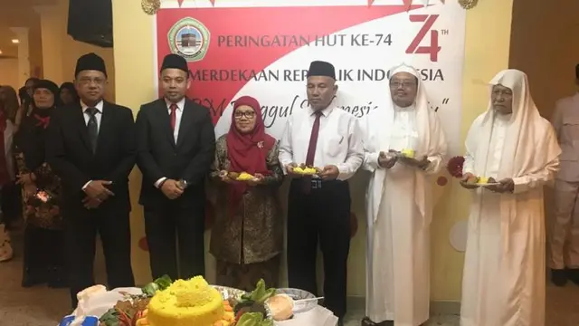 Meski Tertunda, Sekolah Indonesia Makkah Gelar Upacara HUT RI ke-74